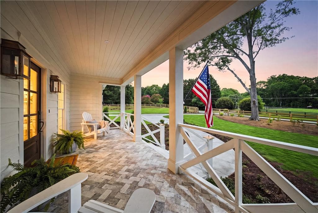 4 bedroom, 4 bathroom, 3,297 sq ft single family residence under contract at 13920 Cowart Road, Milton, GA 30004 — photo 2