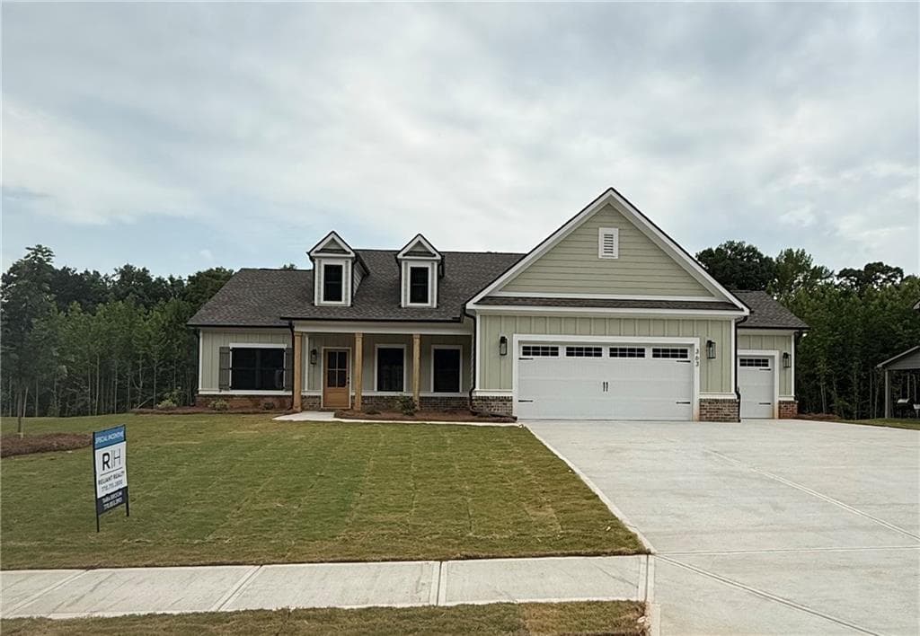 3 bedroom, 2 bathroom, 2,059 sq ft single family residence under contract at 363 Weslyn Drive, Social Circle, GA 30025
