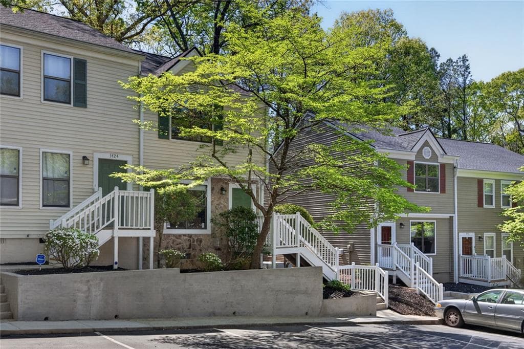 2 bedroom, 3 bathroom, 1,136 sq ft townhouse for sale at 3426 September Morning, Peachtree Corners, GA 30092 — photo 3