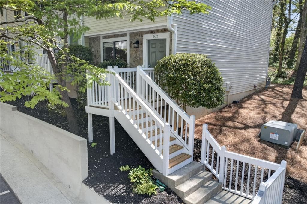 2 bedroom, 3 bathroom, 1,136 sq ft townhouse for sale at 3426 September Morning, Peachtree Corners, GA 30092 — photo 5