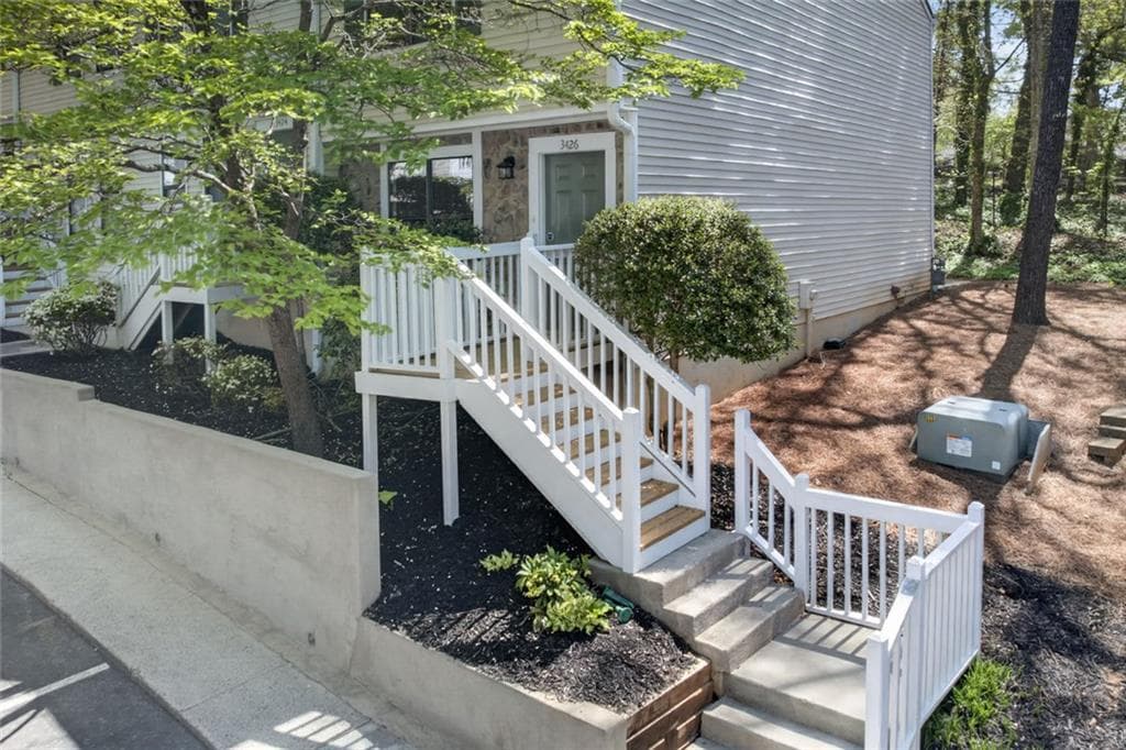 2 bedroom, 3 bathroom, 1,136 sq ft townhouse for sale at 3426 September Morning, Peachtree Corners, GA 30092 — photo 6