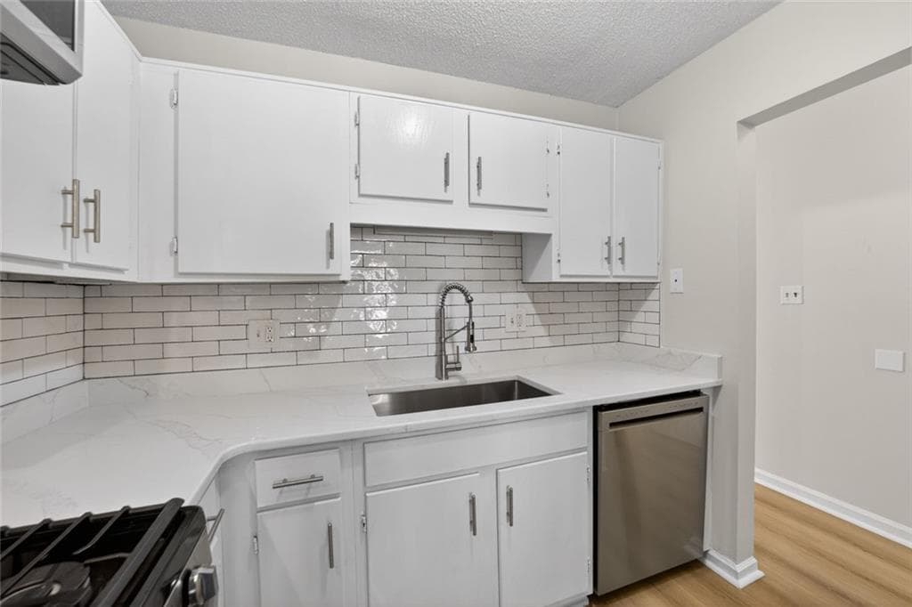 2 bedroom, 3 bathroom, 1,136 sq ft townhouse for sale at 3426 September Morning, Peachtree Corners, GA 30092 — photo 10