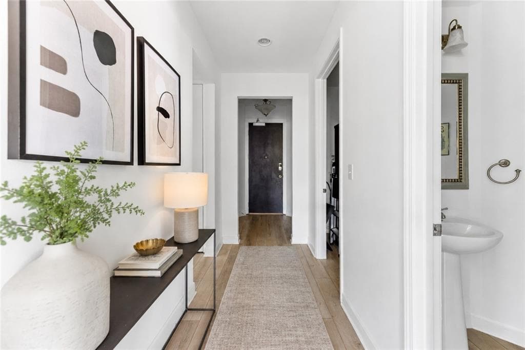 2 bedroom, 3 bathroom, 1,489 sq ft condominium under contract at 711 Cosmopolitan Drive 207, Atlanta, GA 30324 — photo 3