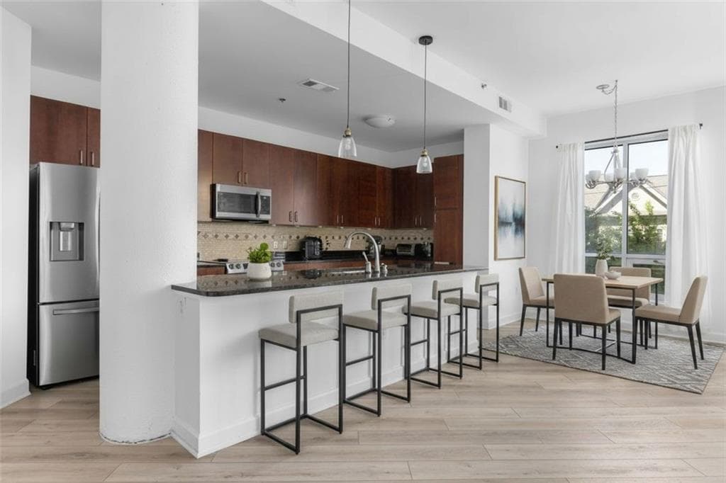 2 bedroom, 3 bathroom, 1,489 sq ft condominium under contract at 711 Cosmopolitan Drive 207, Atlanta, GA 30324 — photo 8