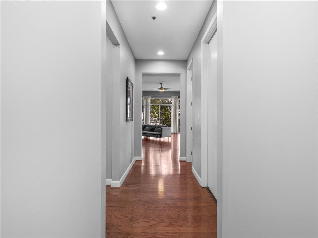 2 bedroom, 3 bathroom, 1,489 sq ft condominium for sale at 711 Cosmopolitan Drive 321, Atlanta, GA 30324 — photo 2