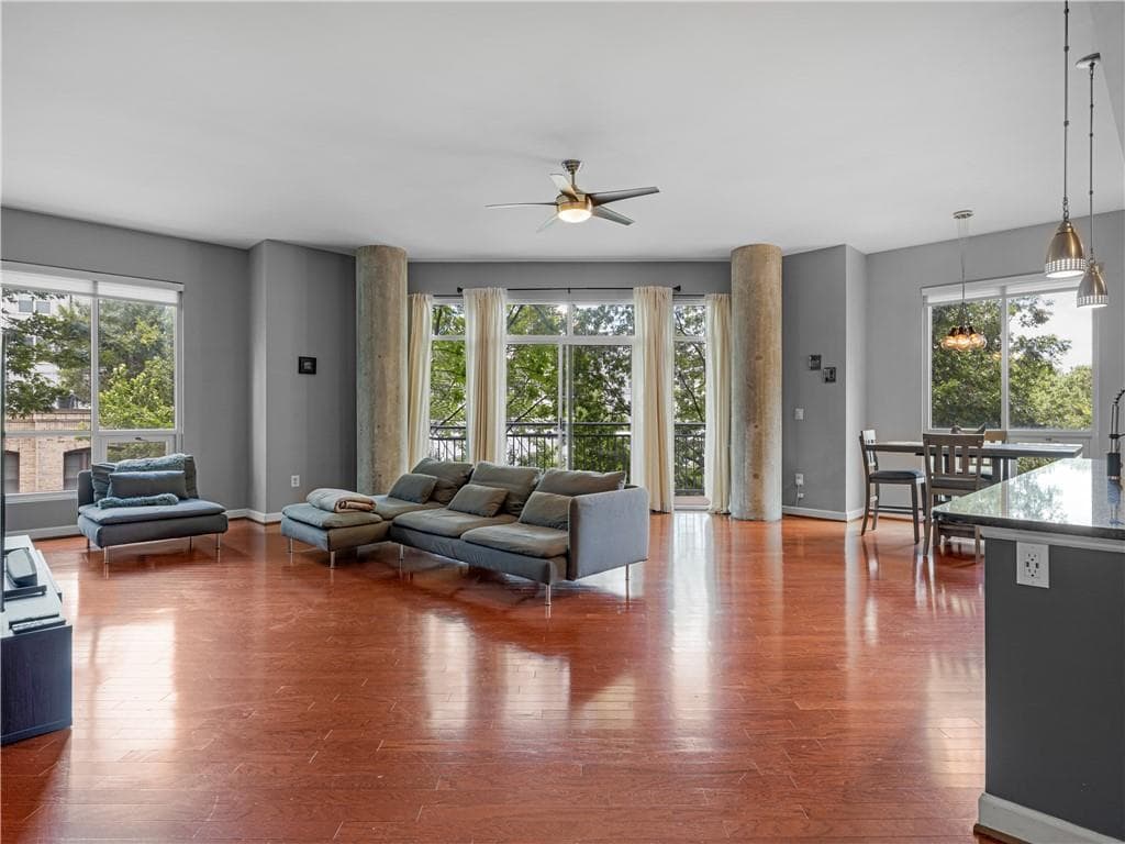 2 bedroom, 3 bathroom, 1,489 sq ft condominium for sale at 711 Cosmopolitan Drive 321, Atlanta, GA 30324 — photo 4