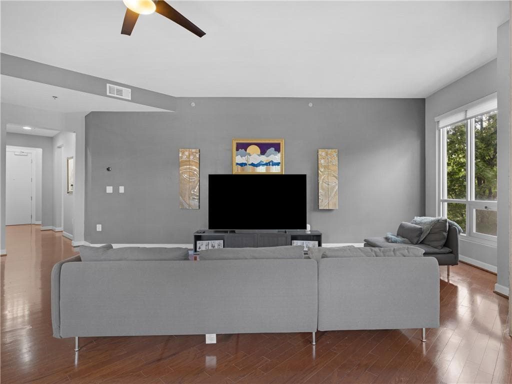 2 bedroom, 3 bathroom, 1,489 sq ft condominium for sale at 711 Cosmopolitan Drive 321, Atlanta, GA 30324 — photo 7