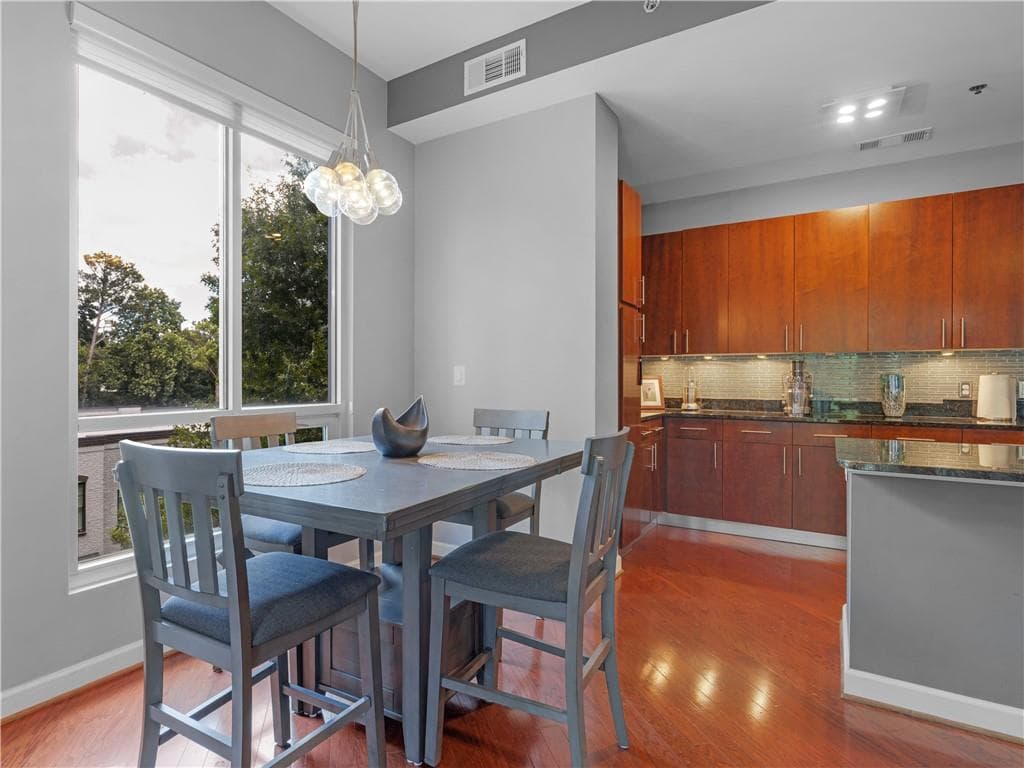 2 bedroom, 3 bathroom, 1,489 sq ft condominium for sale at 711 Cosmopolitan Drive 321, Atlanta, GA 30324 — photo 9