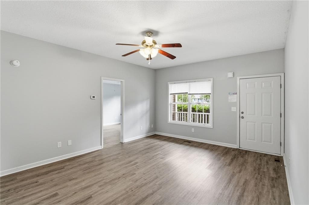 3 bedroom, 2 bathroom, 1,263 sq ft single family residence for sale at 32 Saddle Lane, Cartersville, GA 30121 — photo 3