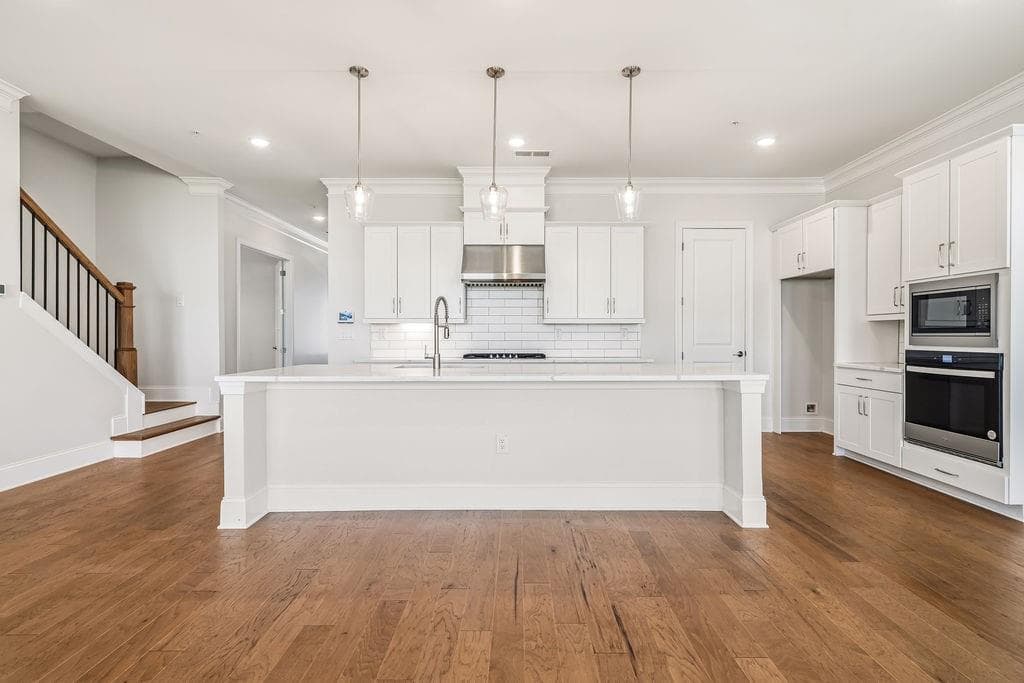 3 bedroom, 3 bathroom, 2,864 sq ft single family residence for sale at 261 Vinca Circle, Kennesaw, GA 30144 — photo 2