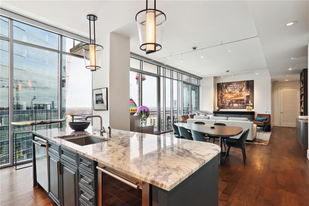 2 bedroom, 3 bathroom, 2,289 sq ft condominium for rent at 1065 Peachtree Street 3005, Atlanta, GA 30309 for $6,950 a month — photo 4