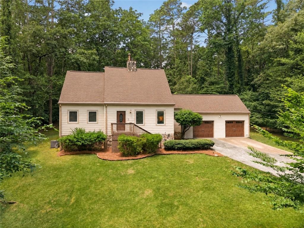 4 bedroom, 3 bathroom, 2,746 sq ft single family residence sold at 208 Nacoochee Drive, Woodstock, GA 30188