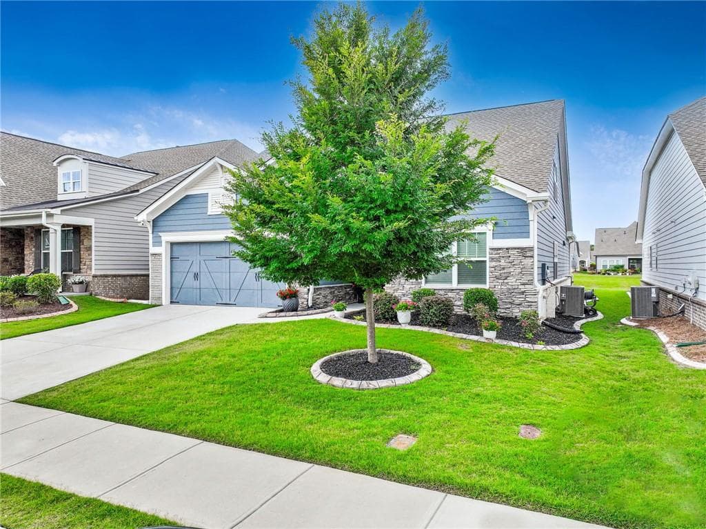 3 bedroom, 3 bathroom, 2,766 sq ft single family residence for sale at 532 Barlow Place, Grayson, GA 30017 — photo 4
