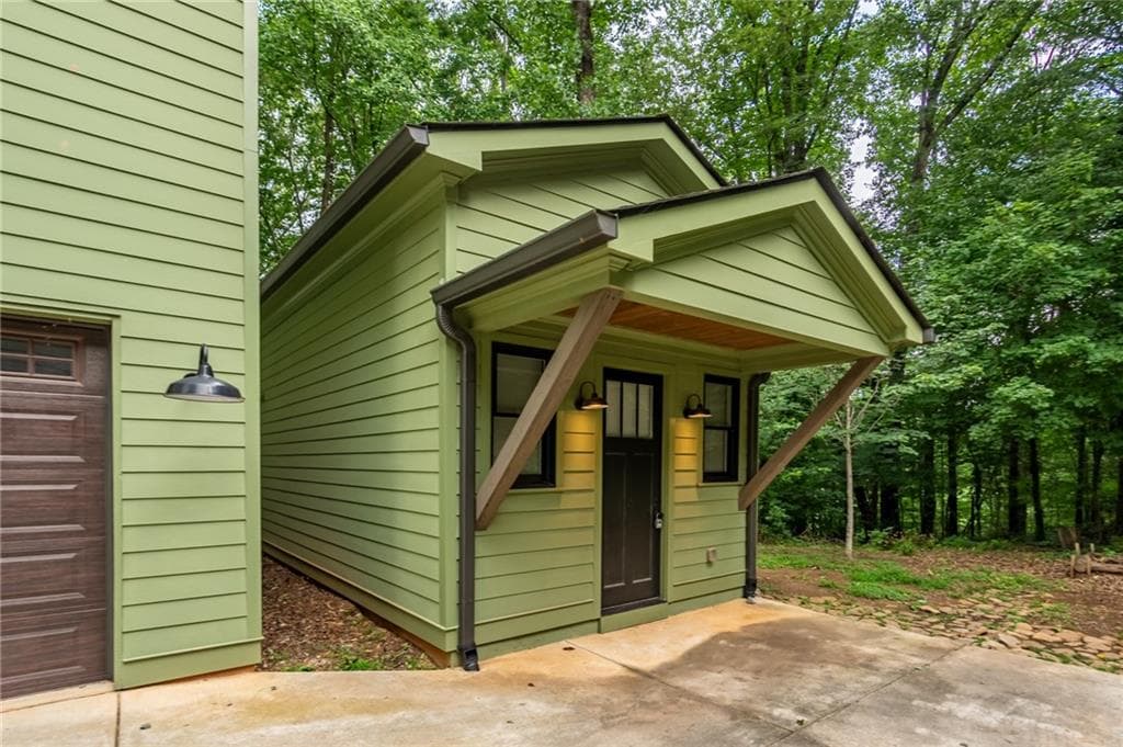 3 bedroom, 4 bathroom, 1,910 sq ft single family residence for sale at 1453 Bridges Avenue, Atlanta, GA 30310 — photo 3