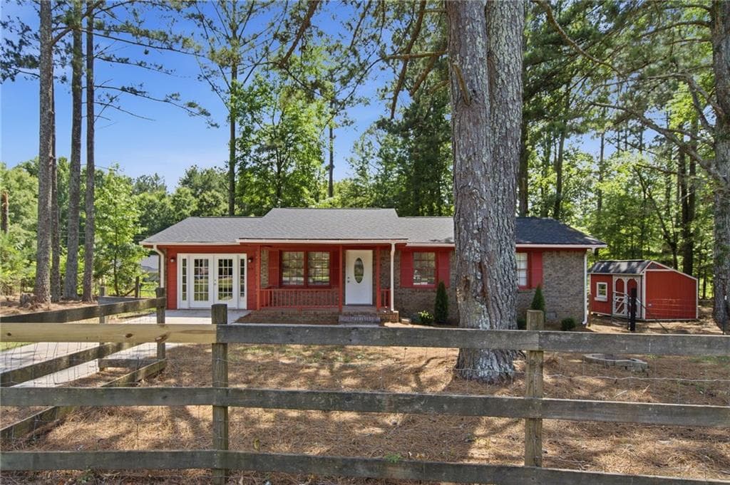 3 bedroom, 1 bathroom, 1,350 sq ft single family residence sold at 919 Paige Court, Social Circle, GA 30025