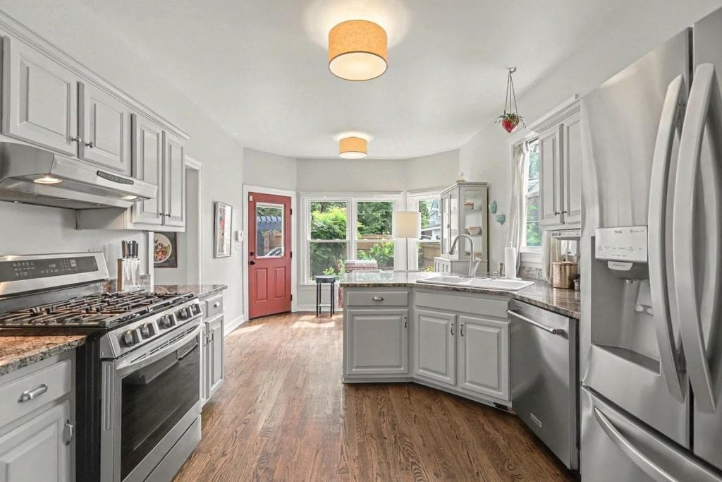 3 bedroom, 3 bathroom, 1,767 sq ft single family residence for rent at 524 Broyles Street, Atlanta, GA 30312 for $4,000 a month — photo 3