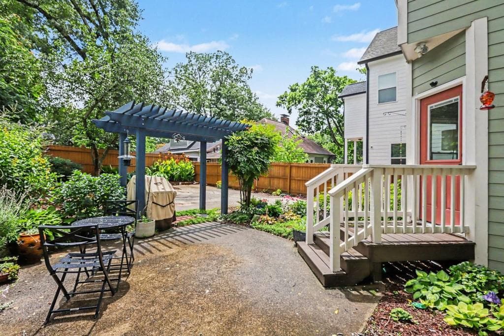 3 bedroom, 3 bathroom, 1,767 sq ft single family residence for rent at 524 Broyles Street, Atlanta, GA 30312 for $4,000 a month — photo 7