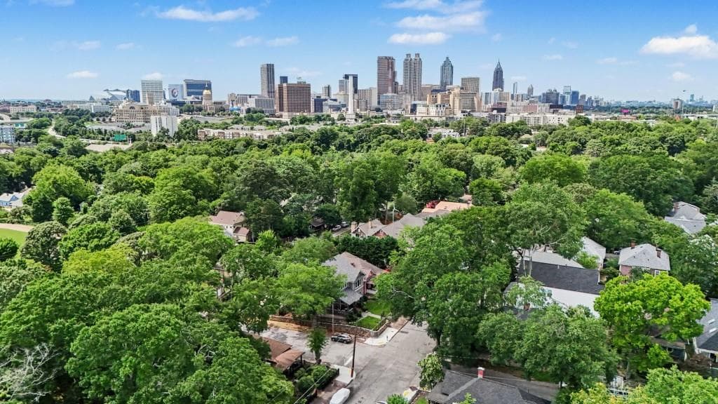 3 bedroom, 3 bathroom, 1,767 sq ft single family residence for rent at 524 Broyles Street, Atlanta, GA 30312 for $4,000 a month — photo 8