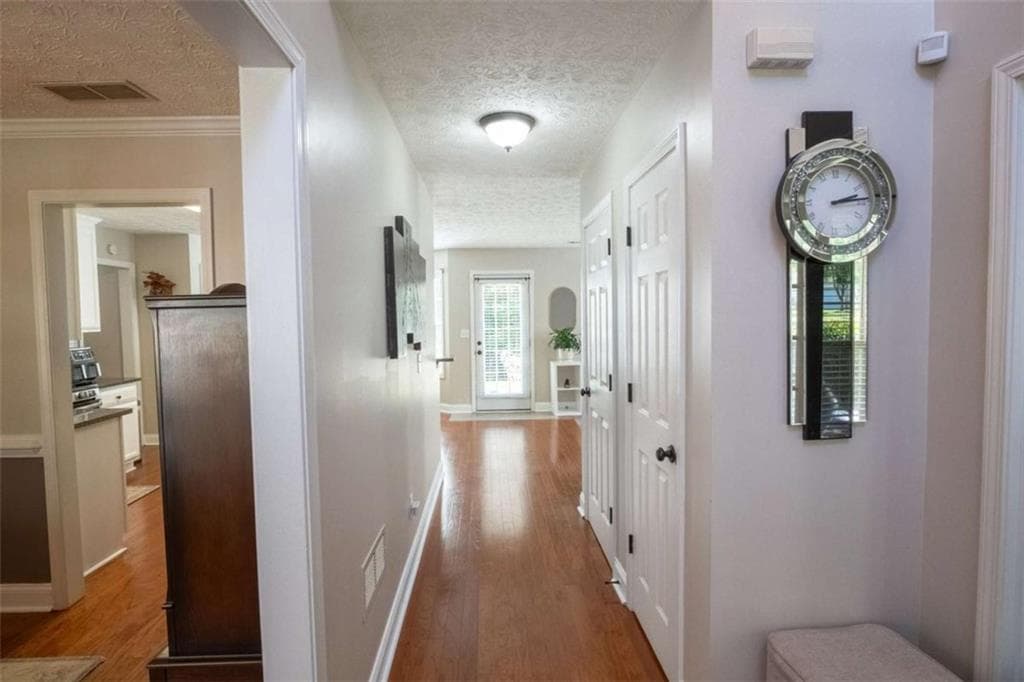 5 bedroom, 3 bathroom, 2,643 sq ft single family residence for sale at 917 Ivy Brook Court, Mcdonough, GA 30253 — photo 2