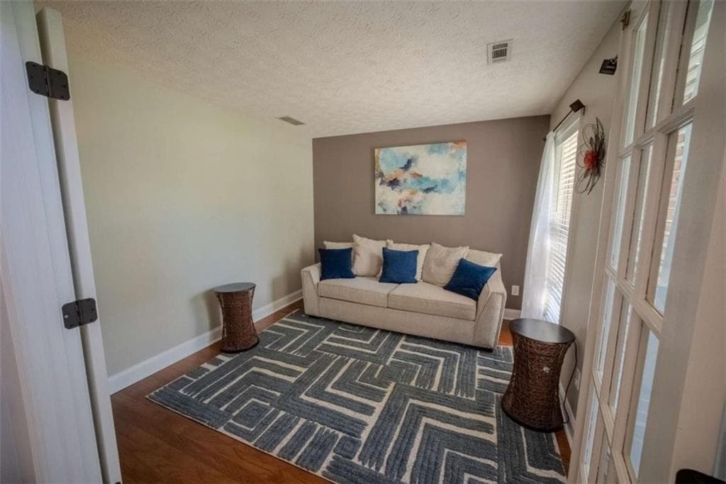 5 bedroom, 3 bathroom, 2,643 sq ft single family residence for sale at 917 Ivy Brook Court, Mcdonough, GA 30253 — photo 3
