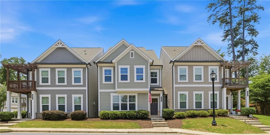 3 bedroom, 4 bathroom, 2,266 sq ft townhouse sold at 803 Belrose Drive, Smyrna, GA 30080