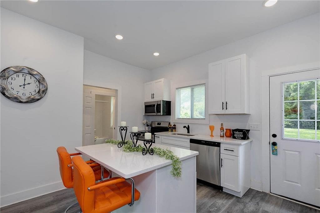 3 bedroom, 2 bathroom, 1,064 sq ft single family residence for sale at 404 Jefferson Street, LaGrange, GA 30240 — photo 5