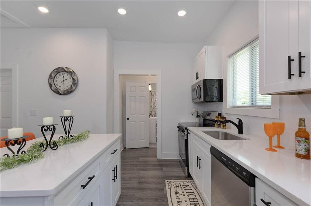 3 bedroom, 2 bathroom, 1,064 sq ft single family residence for sale at 404 Jefferson Street, LaGrange, GA 30240 — photo 6