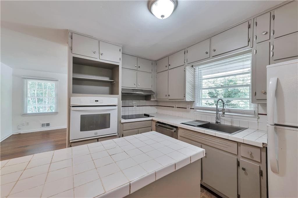 3 bedroom, 1 bathroom, 1,200 sq ft single family residence for rent at 1728 Springer Street, Atlanta, GA 30318 for $1,799 a month — photo 5