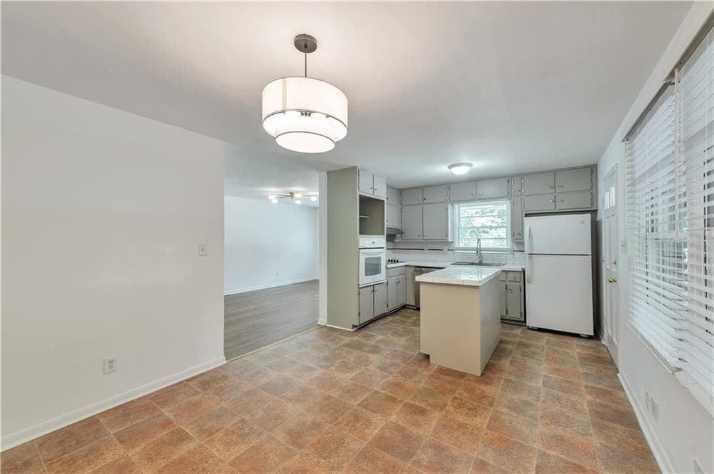3 bedroom, 1 bathroom, 1,200 sq ft single family residence for rent at 1728 Springer Street, Atlanta, GA 30318 for $1,799 a month — photo 9