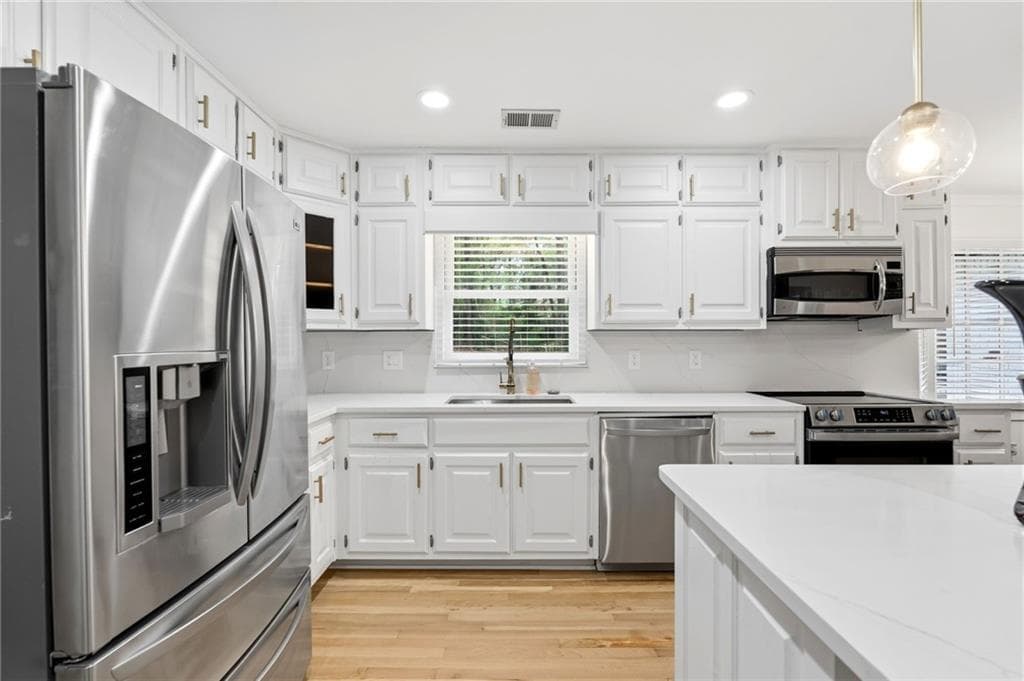 5 bedroom, 4 bathroom, 2,850 sq ft single family residence under contract at 3107 Hammock Creek Court, Conyers, GA 30012 — photo 8