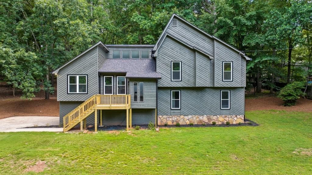 4 bedroom, 2 bathroom, 2,584 sq ft single family residence for sale at 926 Allatoona Road, Woodstock, GA 30189