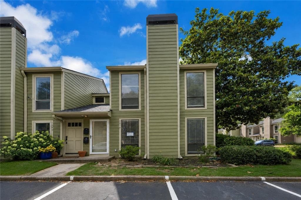 2 bedroom, 3 bathroom, 1,538 sq ft condominium sold at 1079 Riverbend Club Drive, Atlanta, GA 30339
