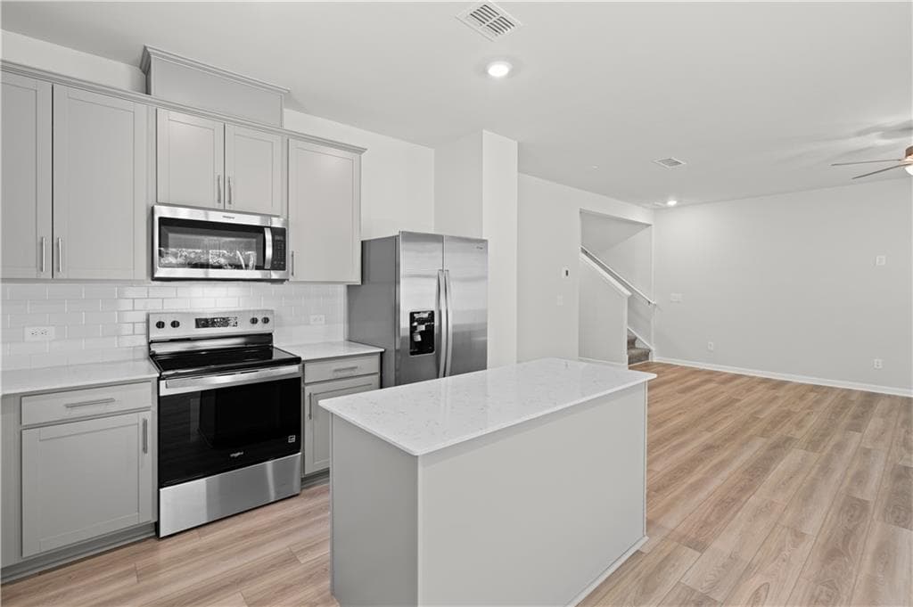 4 bedroom, 3 bathroom, 1,982 sq ft single family residence under contract at 3080 Orwell Drive, Gainesville, GA 30507 — photo 9