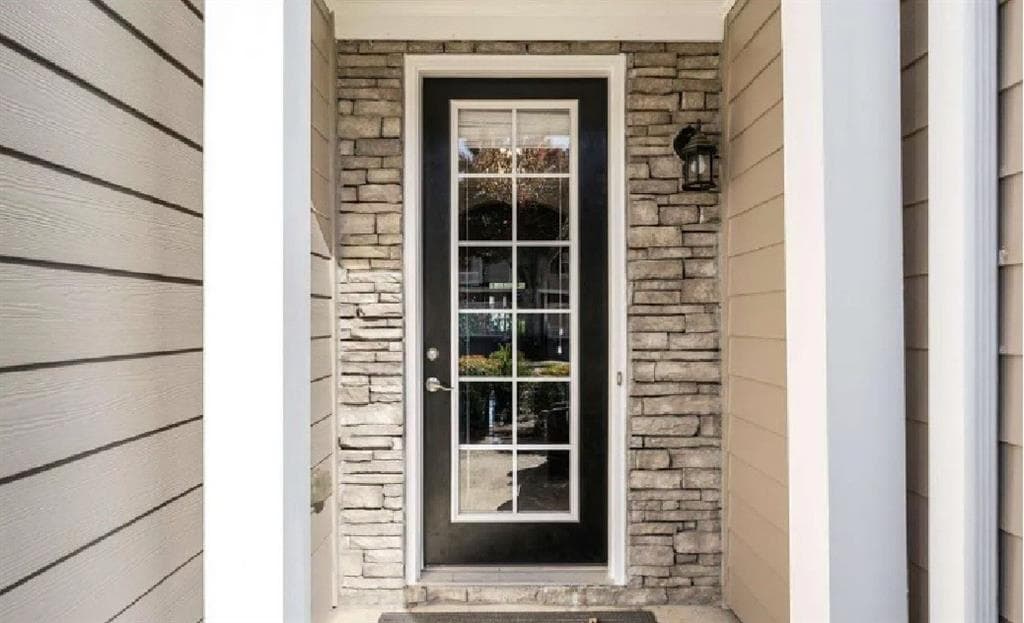 3 bedroom, 3 bathroom, 1,946 sq ft townhouse for sale at 928 Pierce Ivy Court, Lawrenceville, GA 30043 — photo 2
