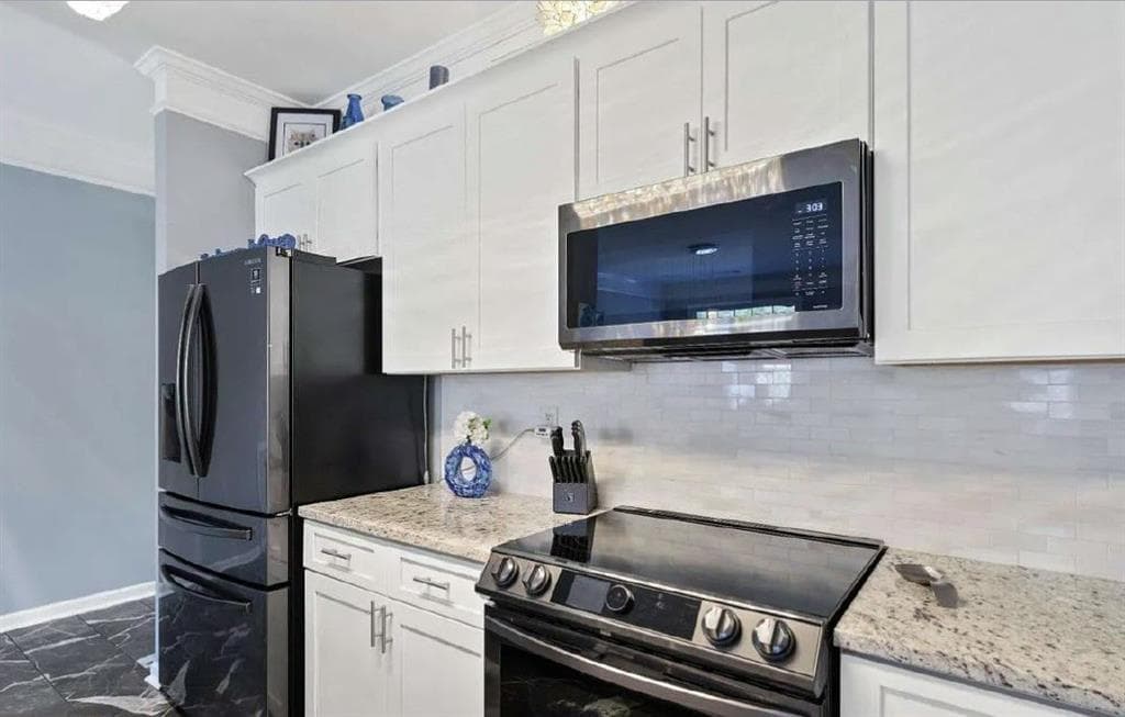 3 bedroom, 3 bathroom, 1,946 sq ft townhouse for sale at 928 Pierce Ivy Court, Lawrenceville, GA 30043 — photo 4