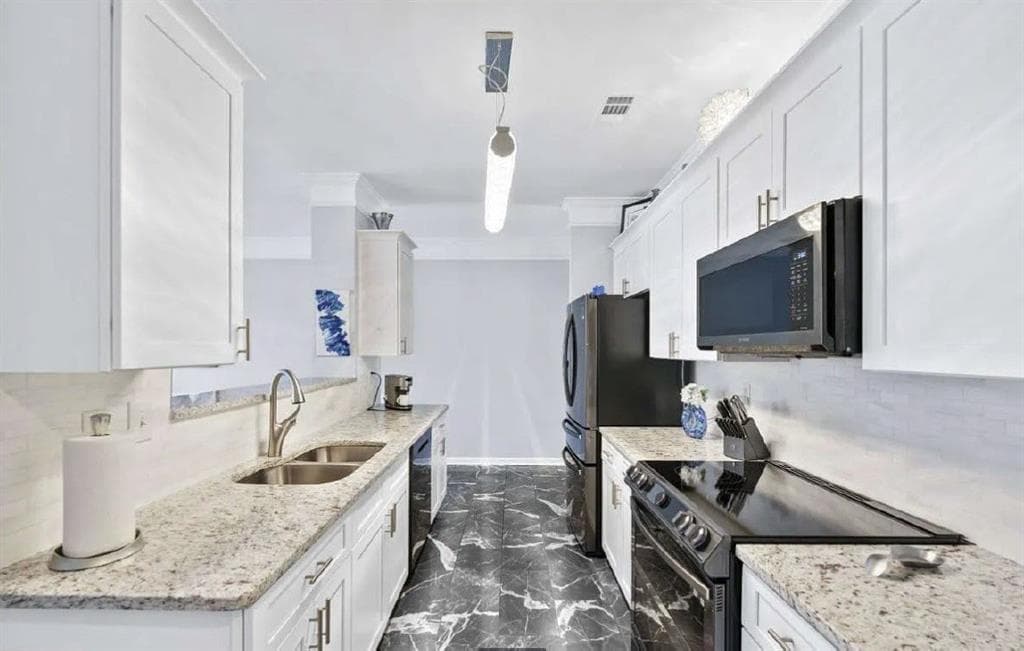 3 bedroom, 3 bathroom, 1,946 sq ft townhouse for sale at 928 Pierce Ivy Court, Lawrenceville, GA 30043 — photo 5