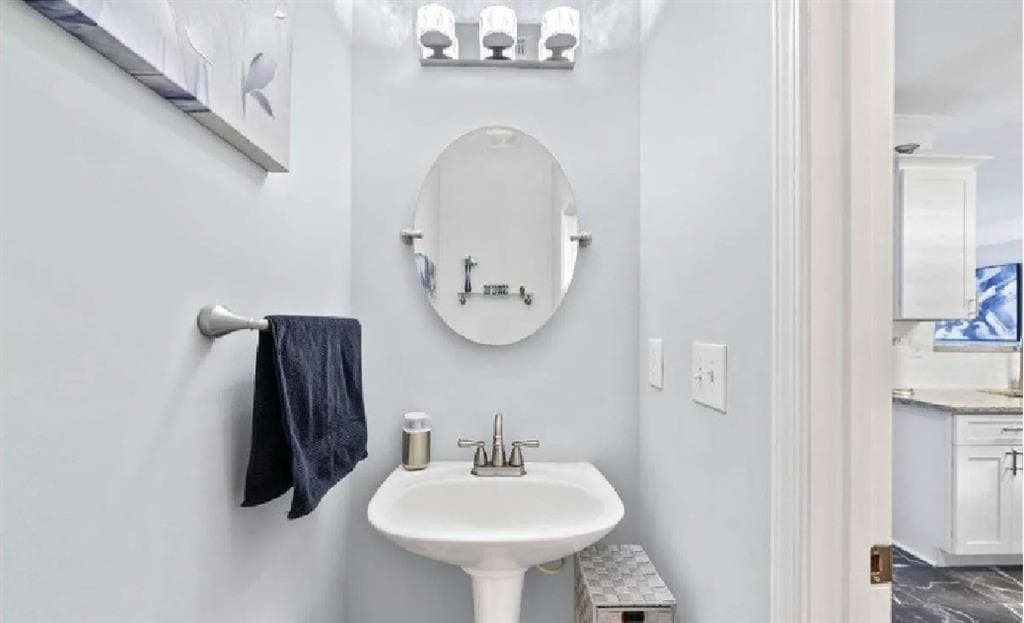 3 bedroom, 3 bathroom, 1,946 sq ft townhouse for sale at 928 Pierce Ivy Court, Lawrenceville, GA 30043 — photo 8