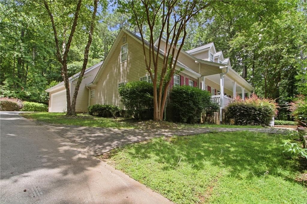 3 bedroom, 2 bathroom, 1,776 sq ft single family residence under contract at 30 Rainey Ridge, Oxford, GA 30054 — photo 3