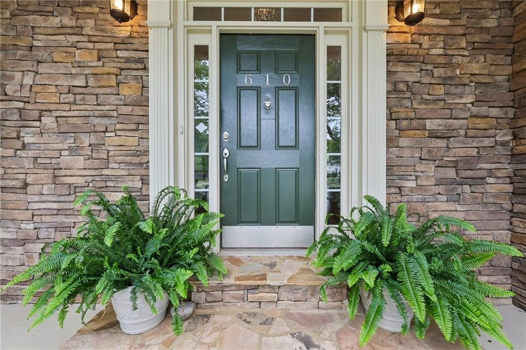 5 bedroom, 4 bathroom, 4,521 sq ft single family residence under contract at 610 Fawn Run, Alpharetta, GA 30005 — photo 5