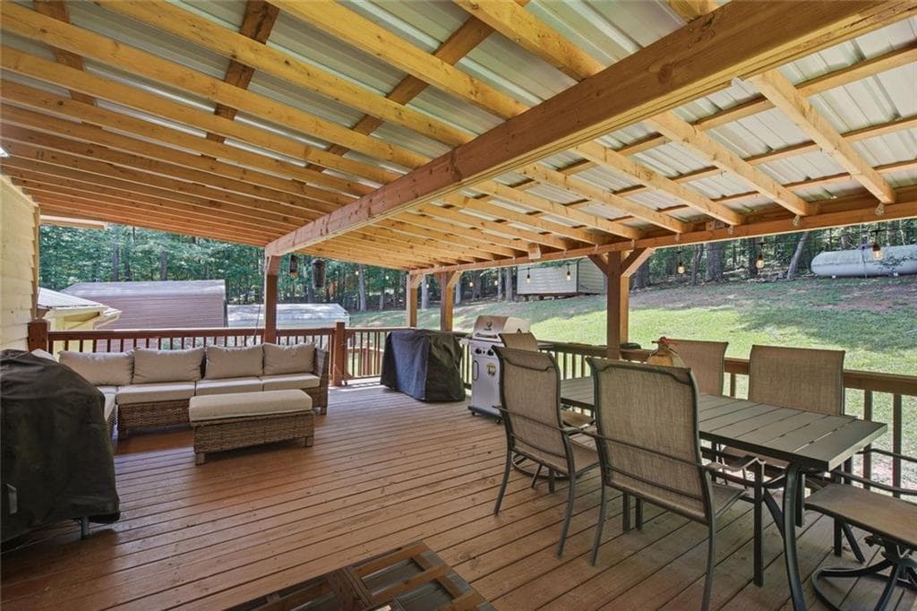 3 bedroom, 2 bathroom, 2,043 sq ft single family residence for sale at 2982 W State Rte 382, Ellijay, GA 30540 — photo 2