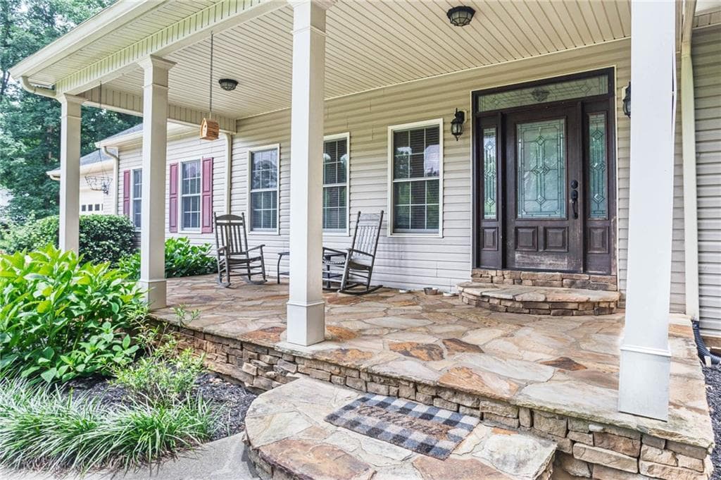 3 bedroom, 3 bathroom, 2,816 sq ft single family residence under contract at 3627 E Hall Road, Gainesville, GA 30507 — photo 8