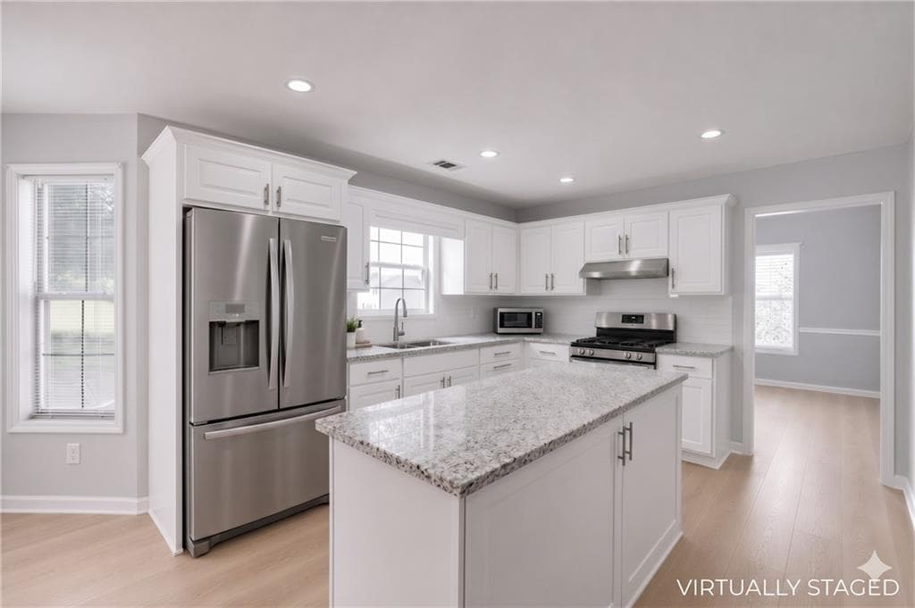 4 bedroom, 2 bathroom, 2,060 sq ft single family residence under contract at 352 Olde Wick Trail, Hoschton, GA 30548 — photo 9