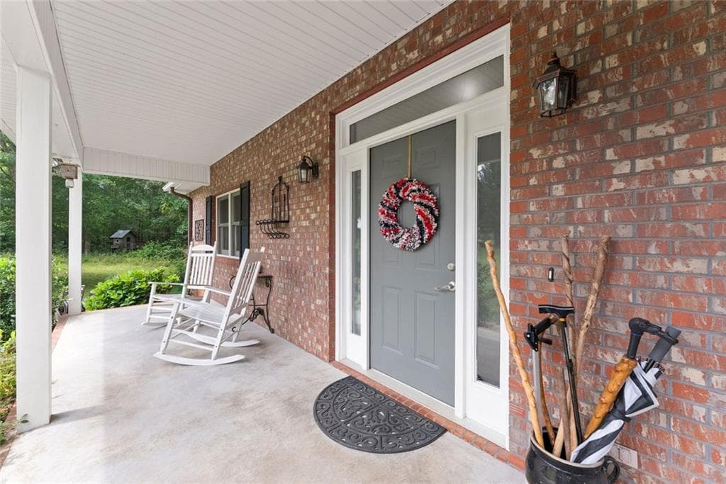 3 bedroom, 2 bathroom, 2,132 sq ft single family residence for sale at 1020 Easy Street, Toccoa, GA 30577 — photo 4