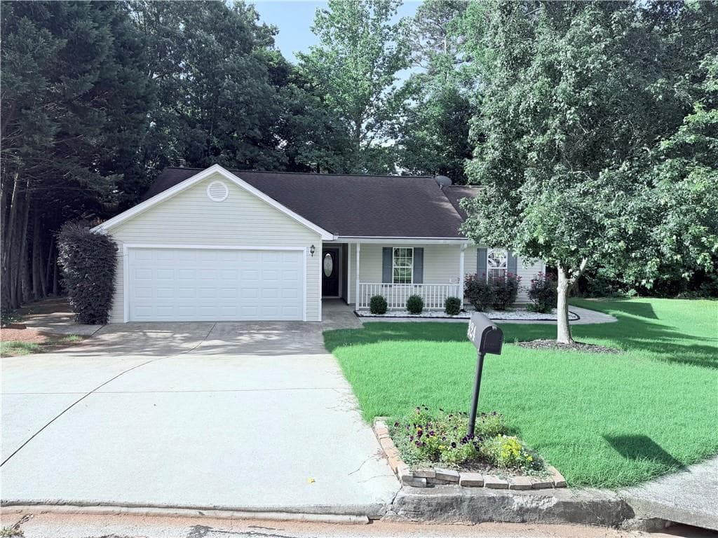 3 bedroom, 2 bathroom, 1,441 sq ft single family residence for rent at 324 Amelia Garden Way, Lawrenceville, GA 30045 for $2,000 a month — photo 2