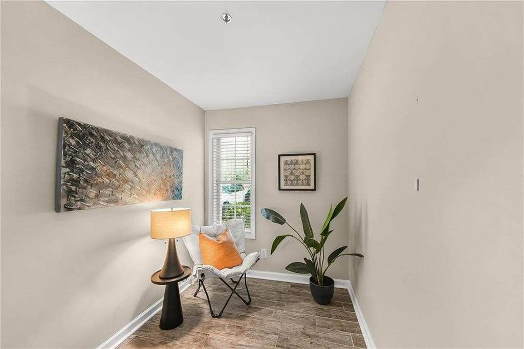 2 bedroom, 2 bathroom, 1,008 sq ft condominium for sale at 2174 River Heights Court, Marietta, GA 30067 — photo 4