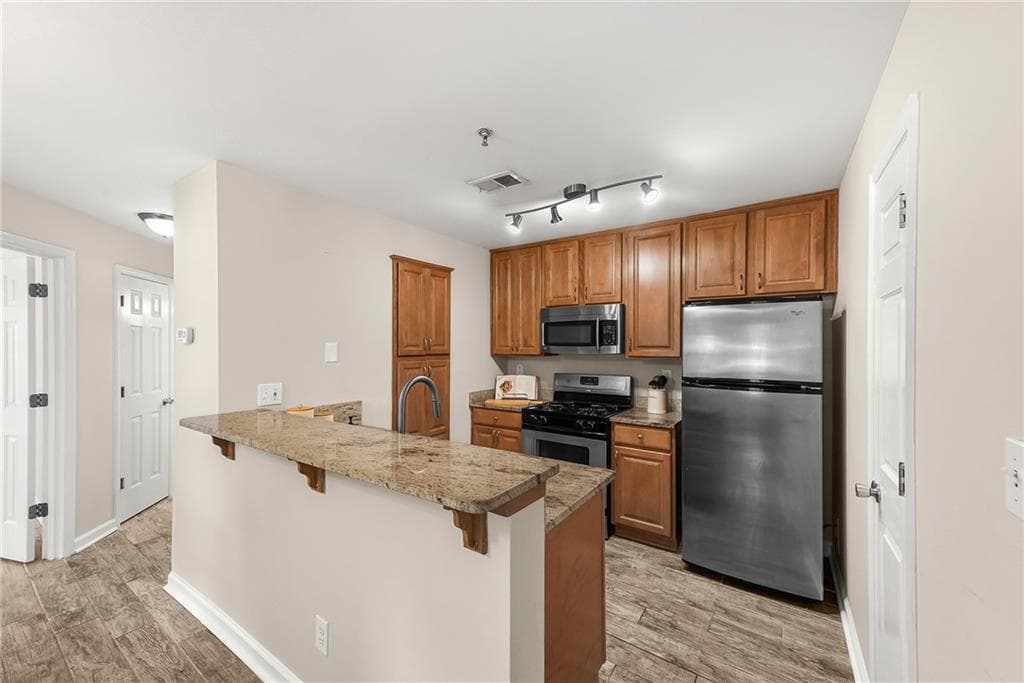 2 bedroom, 2 bathroom, 1,008 sq ft condominium for sale at 2174 River Heights Court, Marietta, GA 30067 — photo 7
