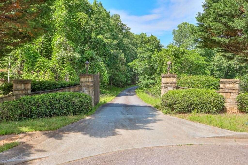 single family residence for sale at 530 Bayberry Crossing Drive, Gainesville, GA 30501 — photo 3