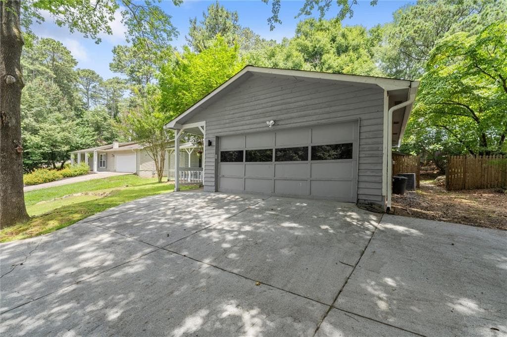 3 bedroom, 2 bathroom, 1,491 sq ft single family residence for sale at 745 Waterbrook Terrace, Roswell, GA 30076 — photo 5