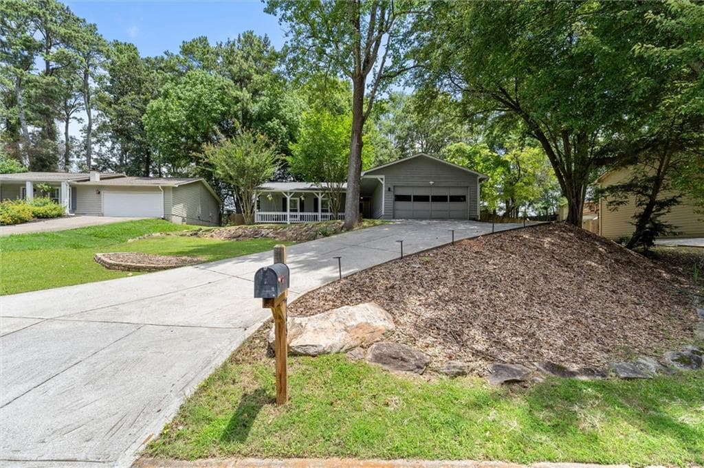 3 bedroom, 2 bathroom, 1,491 sq ft single family residence for sale at 745 Waterbrook Terrace, Roswell, GA 30076 — photo 4