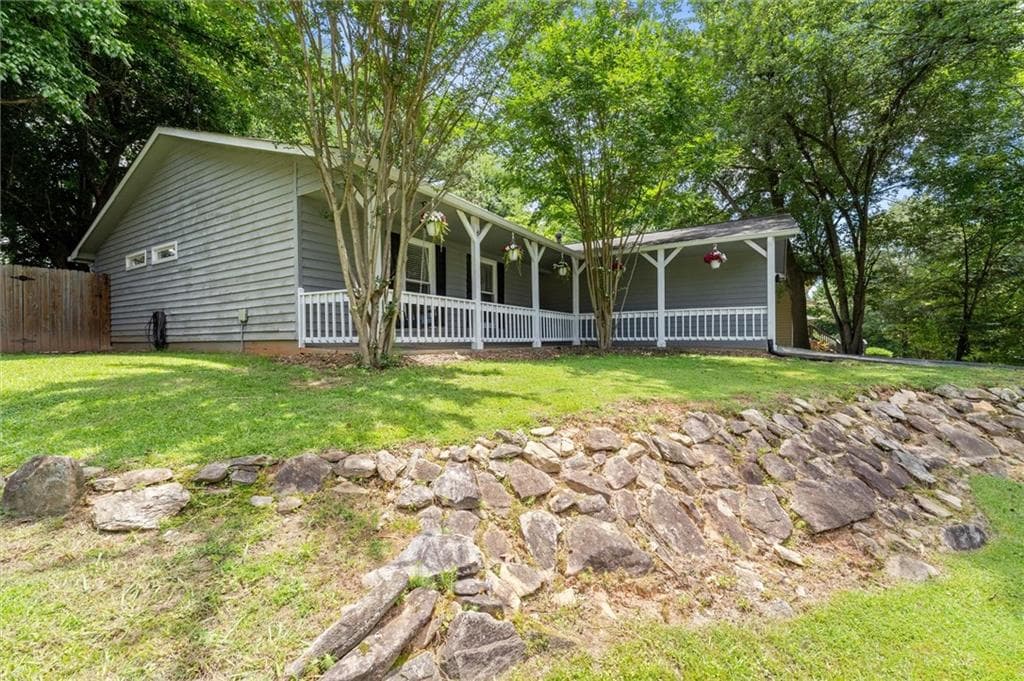 3 bedroom, 2 bathroom, 1,491 sq ft single family residence for sale at 745 Waterbrook Terrace, Roswell, GA 30076 — photo 6